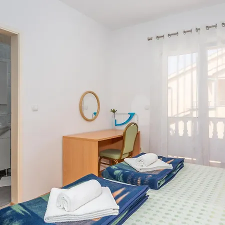 Cozy In With Wi-fi Apartment Banjol